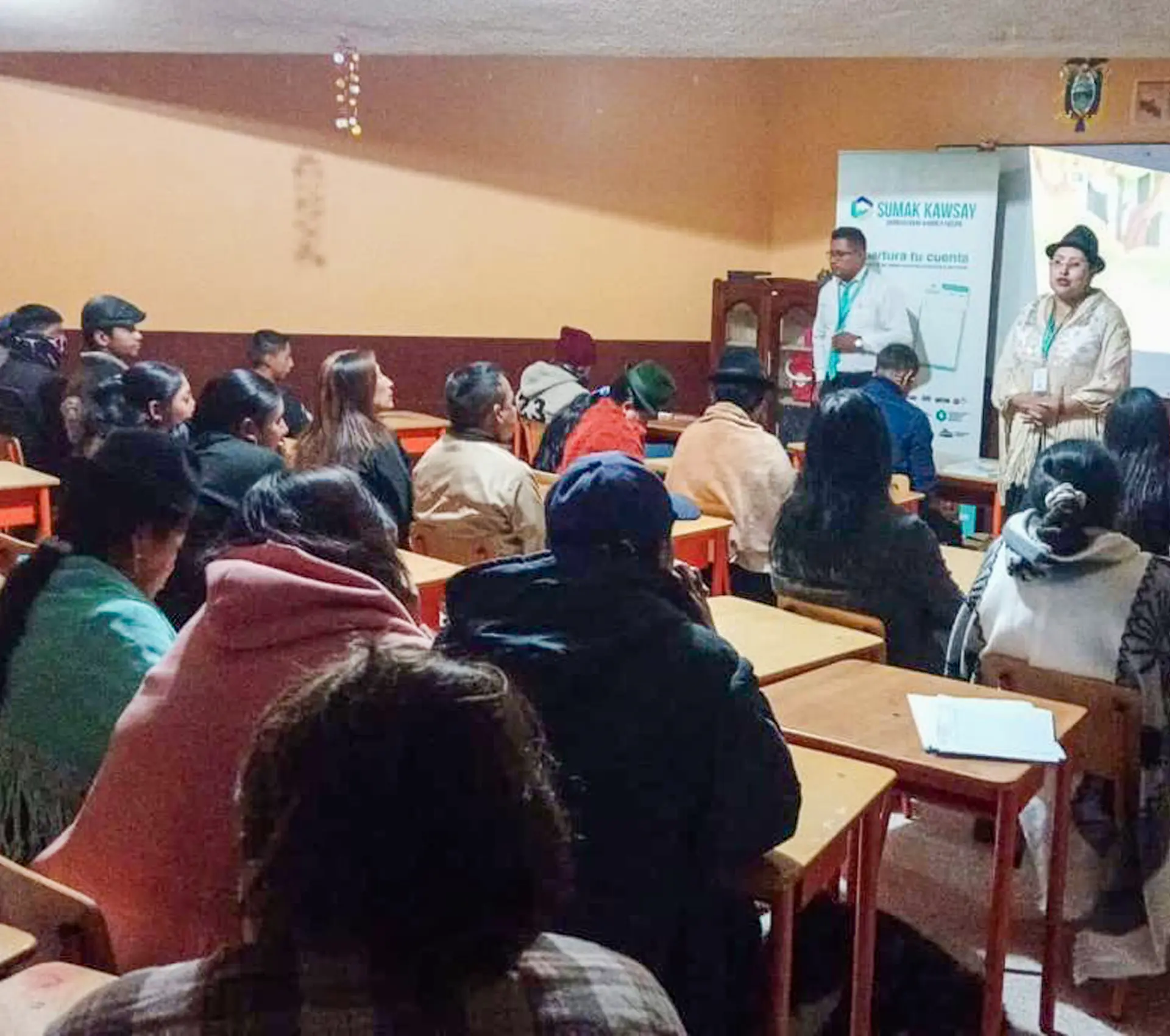 COAC Sumak Kawsay fortalece la educación financiera en Pujilí con estudiantes de bachillerato